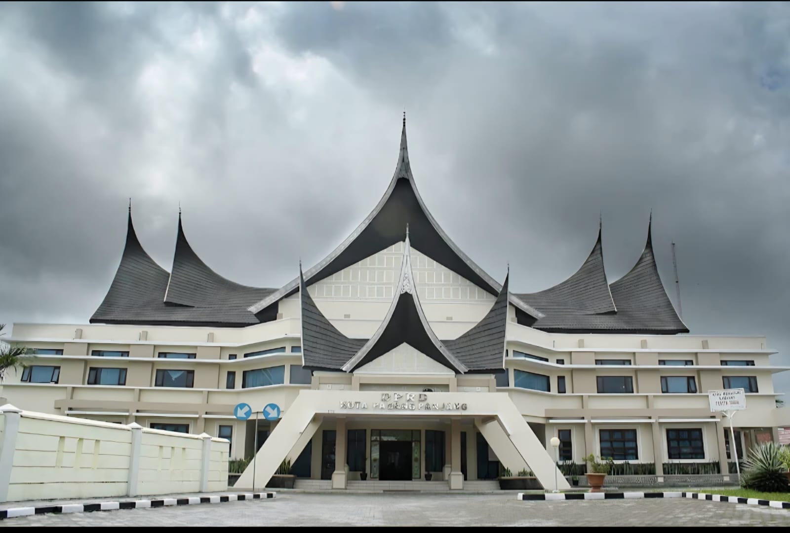 Gedung DPRD Kota Padang Panjang